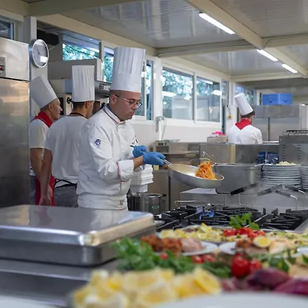 Vascellero Club Hotel 4*